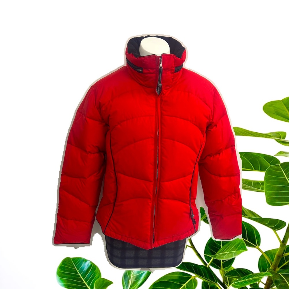 OBERMEYER SKI  SNOW BOARD WOMEN JACKET IN SIZE 10 ZIPPER THREE ZIPPED POCKETS